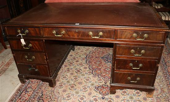 Georgian style mahogany pedestal desk